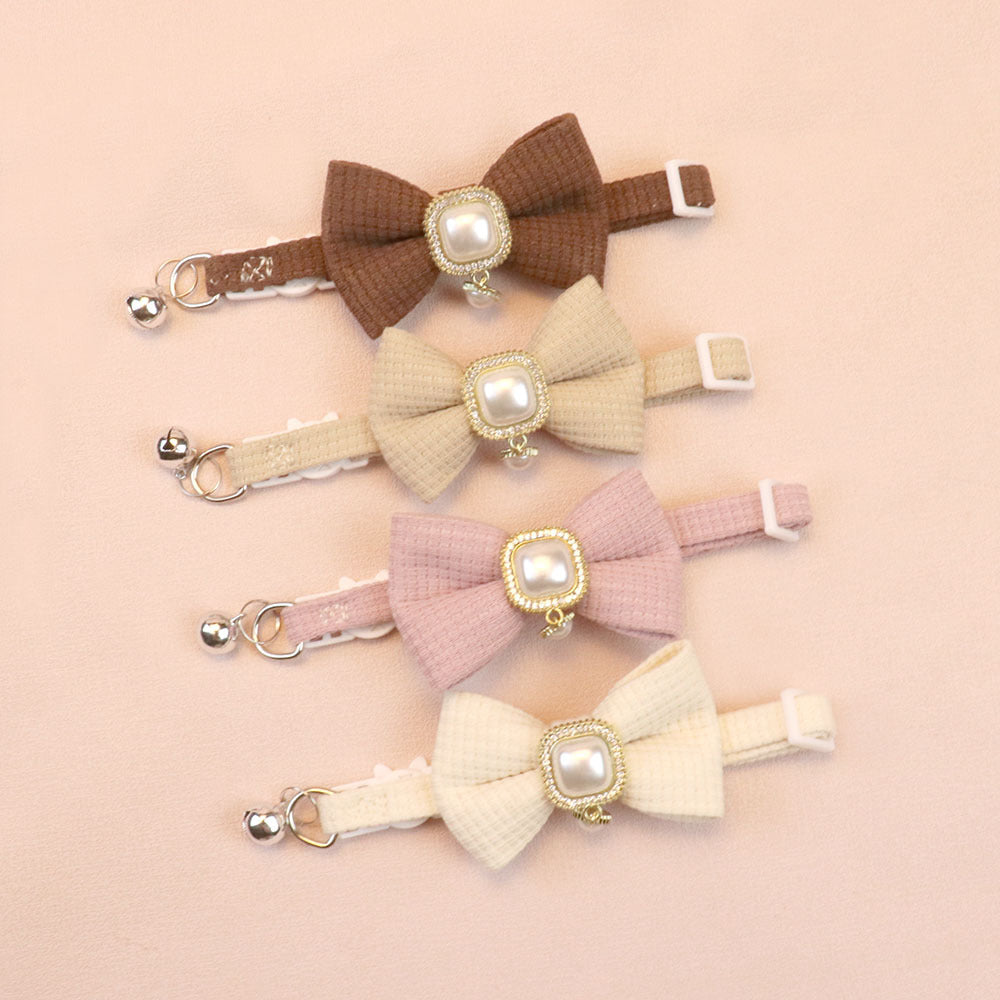 FUREVER365 Waffle Bowtie Pet Collar Vintage Pearl Pendant Cat Dog Necklace with Bell Comel Accessory